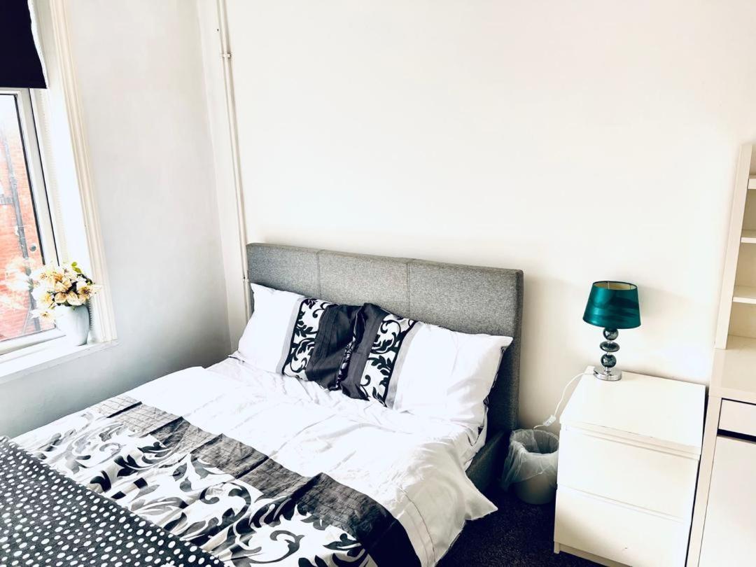 Private Room Close To Leeds University And City Centre Kültér fotó